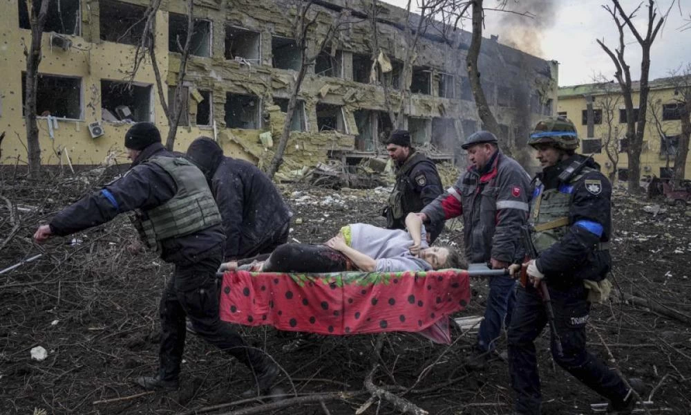 160 αυτοκίνητα κατάφεραν να φύγουν μέσω ανθρωπιστικού διαδρόμου από την Μαριούπολη